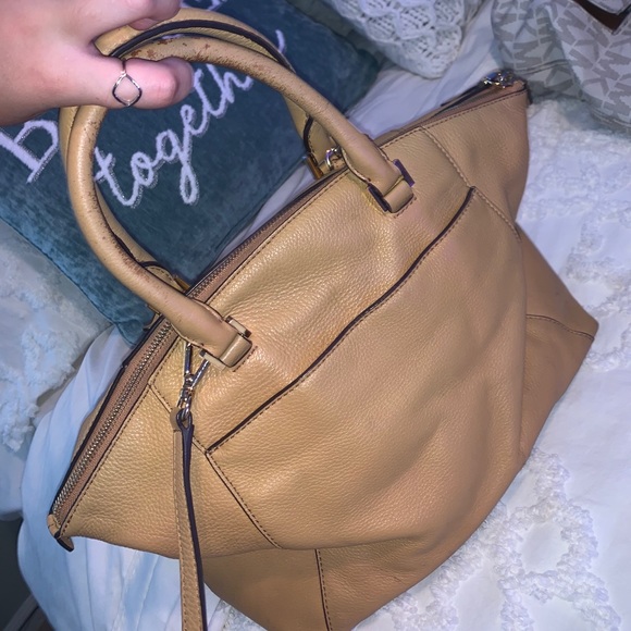 Micheal Kors Purse - Picture 2 of 7